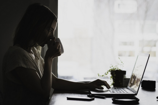 como conseguir dinero trabajando en internet