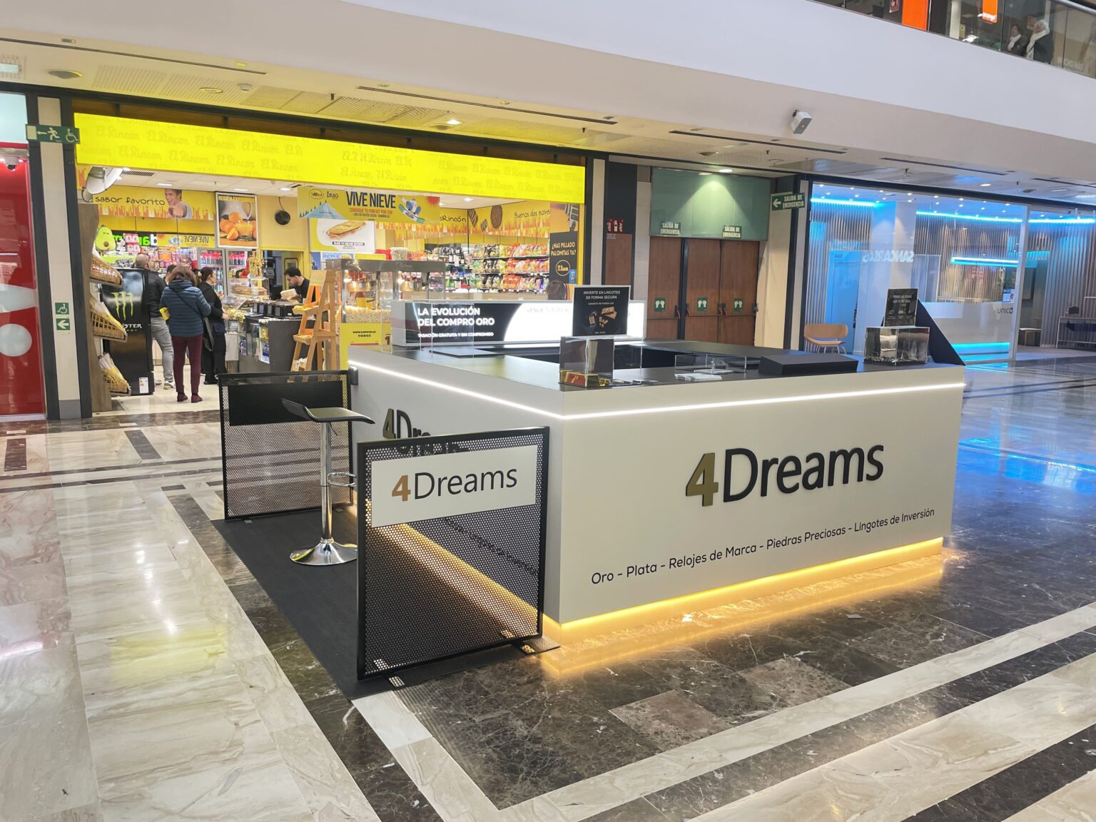 Zaragoza recibe al líder del compro oro 4Dreams con su stand 35