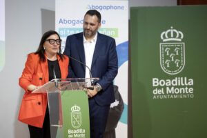 Abogaphone se presenta en Boadilla del Monte como la primera plataforma online de "abogados reales"